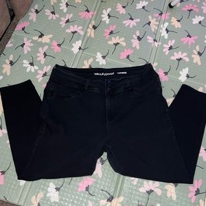 Wallflower Plus Size Black Skinny Jeans/ Jeggings